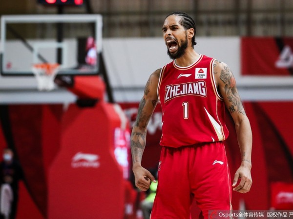 cba史诗一战！浙江二十六分惊天逆转，兰兹博格负角度压哨绝杀上海