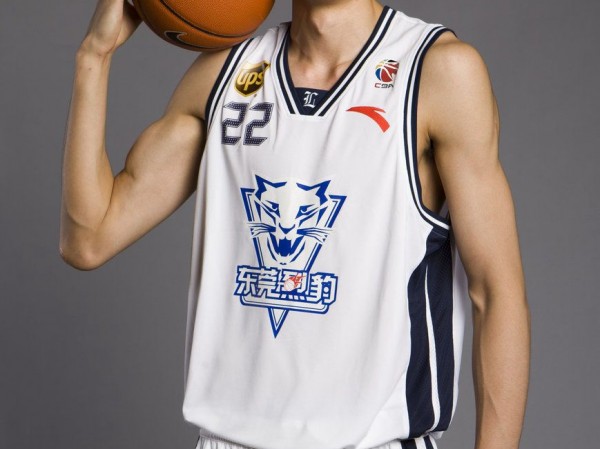 三十而立，回顾李慕豪从“青涩少年”到“首钢高塔”的篮球旅程