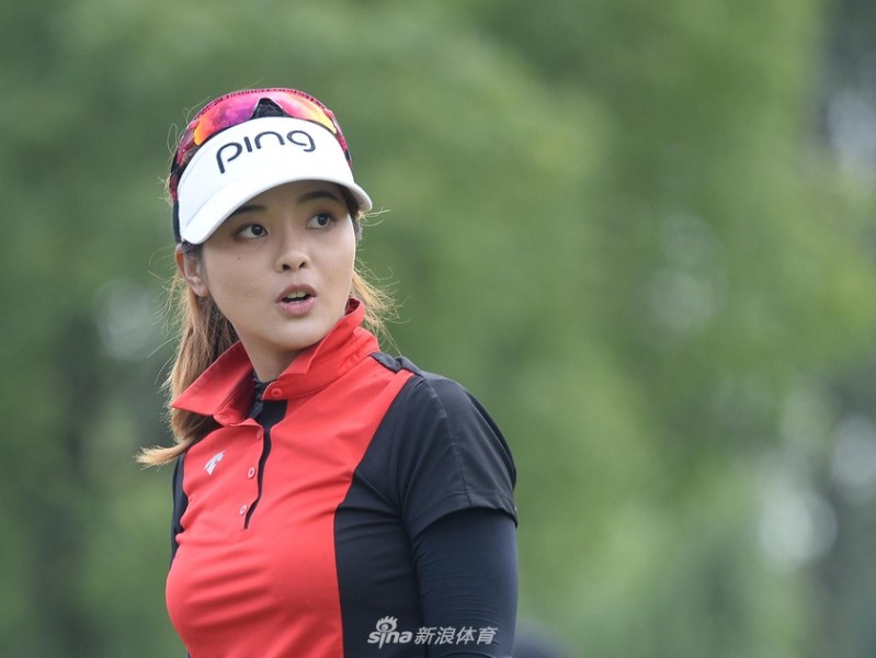 张家港双山挑战赛：侯羽蔷挥杆登顶，新星闪耀绿茵场