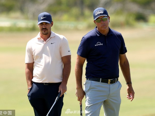 五旬传奇创历史米克尔森勇夺PGA锦标赛第六座大满贯