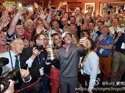 冠军的甘醇：葡萄酒壶与胜利的滋味