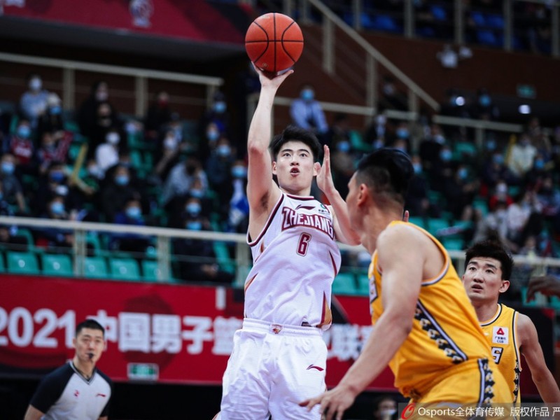 浙江德比烽火再燃：广厦全华班力压金牛，诸暨见证荣耀之争