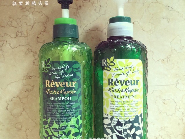 油头扁塌救星还是营销噱头？全网爆火的Reveur洗发水，真能“洗”出高颅顶吗？