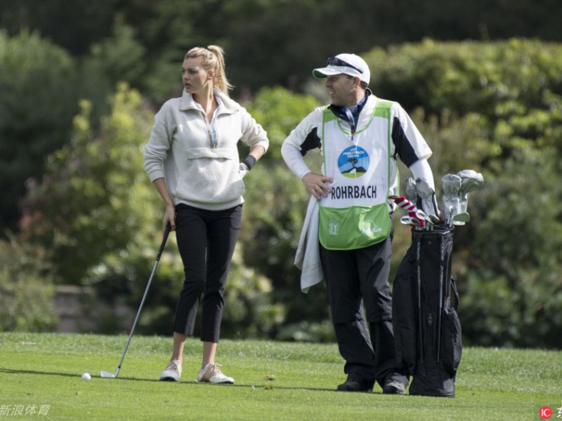 星耀圆石滩跨界盛会，斯皮思六杆领先剑指冠军