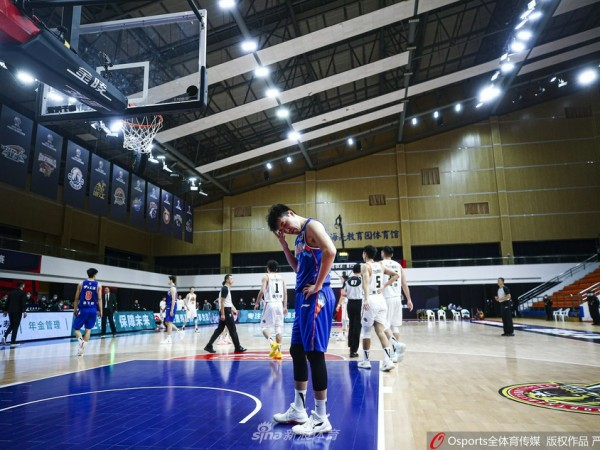 全华班东北虎咬伤新疆飞虎 阿不都空砍豪华两双