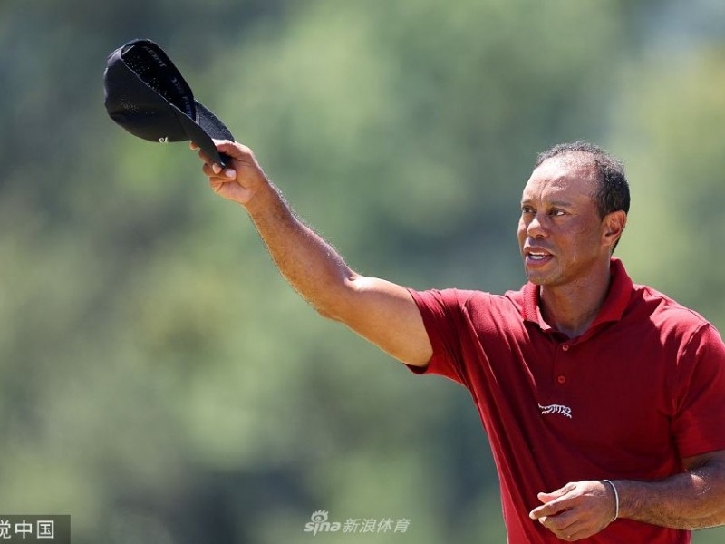 传奇百战大师赛，老虎伍兹独行绿茵史诗