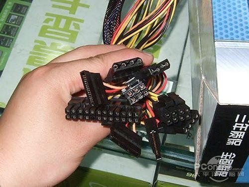 电源选不对，主机两行泪？聊聊我眼中那款“静如处子”的逾辉电源怎么样