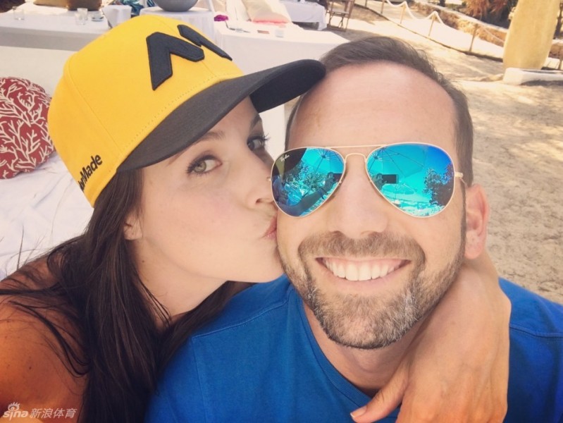 圣婴的深情凝视与甜蜜人生