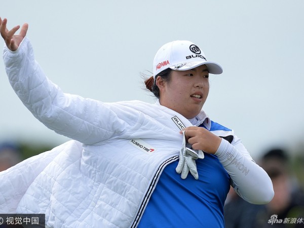 林克斯女王韦伯风中展锋芒 冯珊珊首轮强势开局