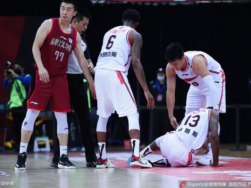 京粤大战烽烟再起 广东宏远上演二十点惊天逆转好戏