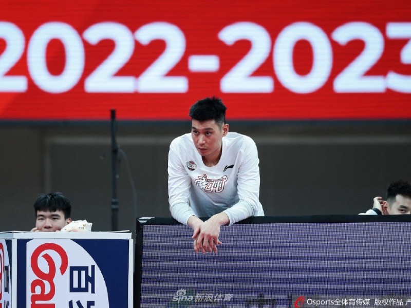 林书豪泪别CBA舞台：从林疯狂到广州七战，他的篮球故事仍在继续