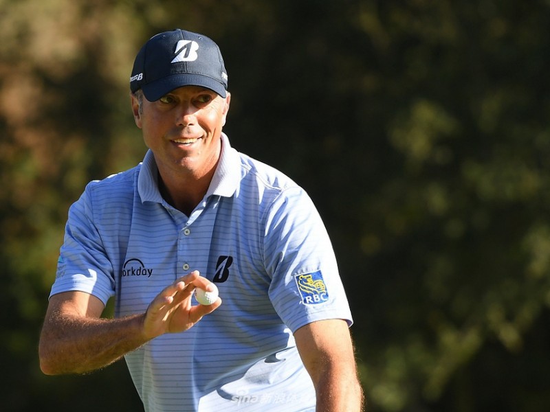 库查尔稳居榜首麦克罗伊紧追不舍 群星汇聚捷恩斯邀请赛激战正酣