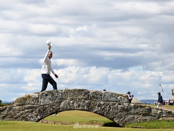 传奇挥别老球场 历史铭刻致敬时刻