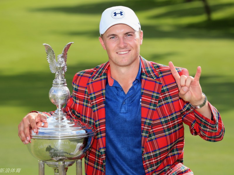 斯皮思家乡圆梦捧杯 深情瞬间见证王者归来