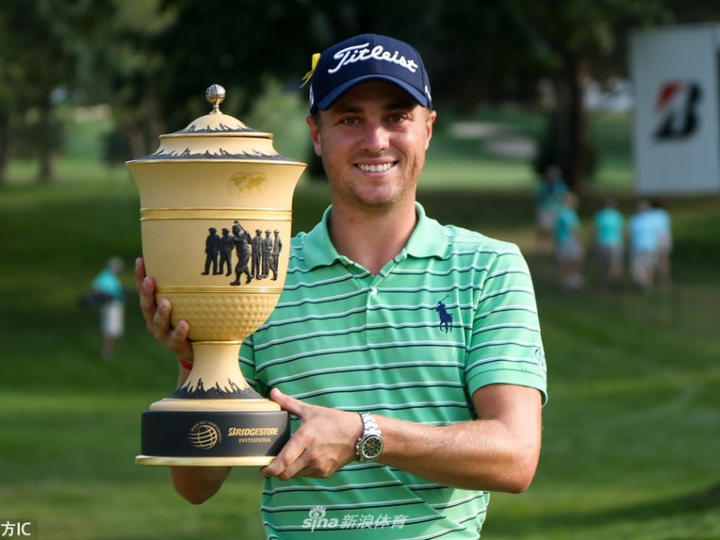 托马斯火石加冕赛季第三冠，祖孙同框见证历史时刻