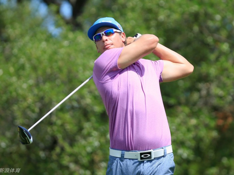 德州公开赛风云变幻 巴恩斯领先群雄剑指首冠